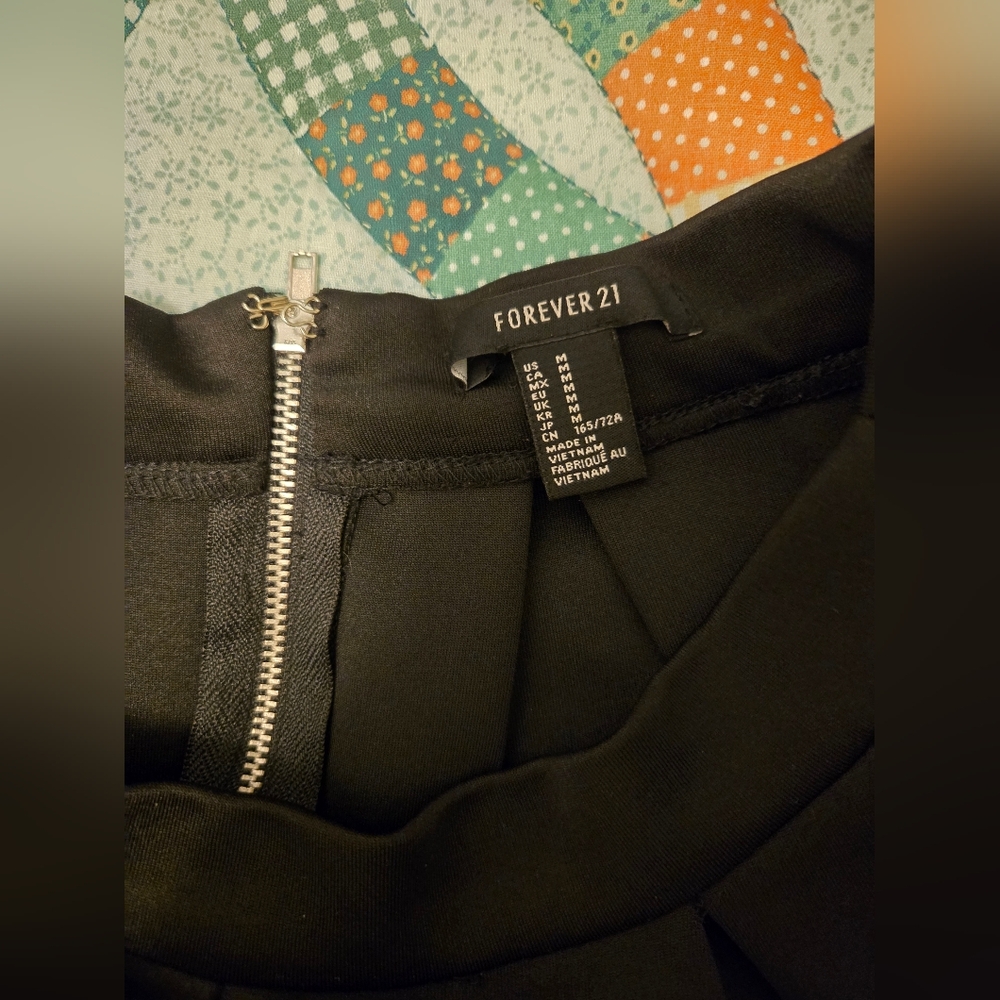Forever 21 Black Skater Skirt Medium - Picture 2 of 4